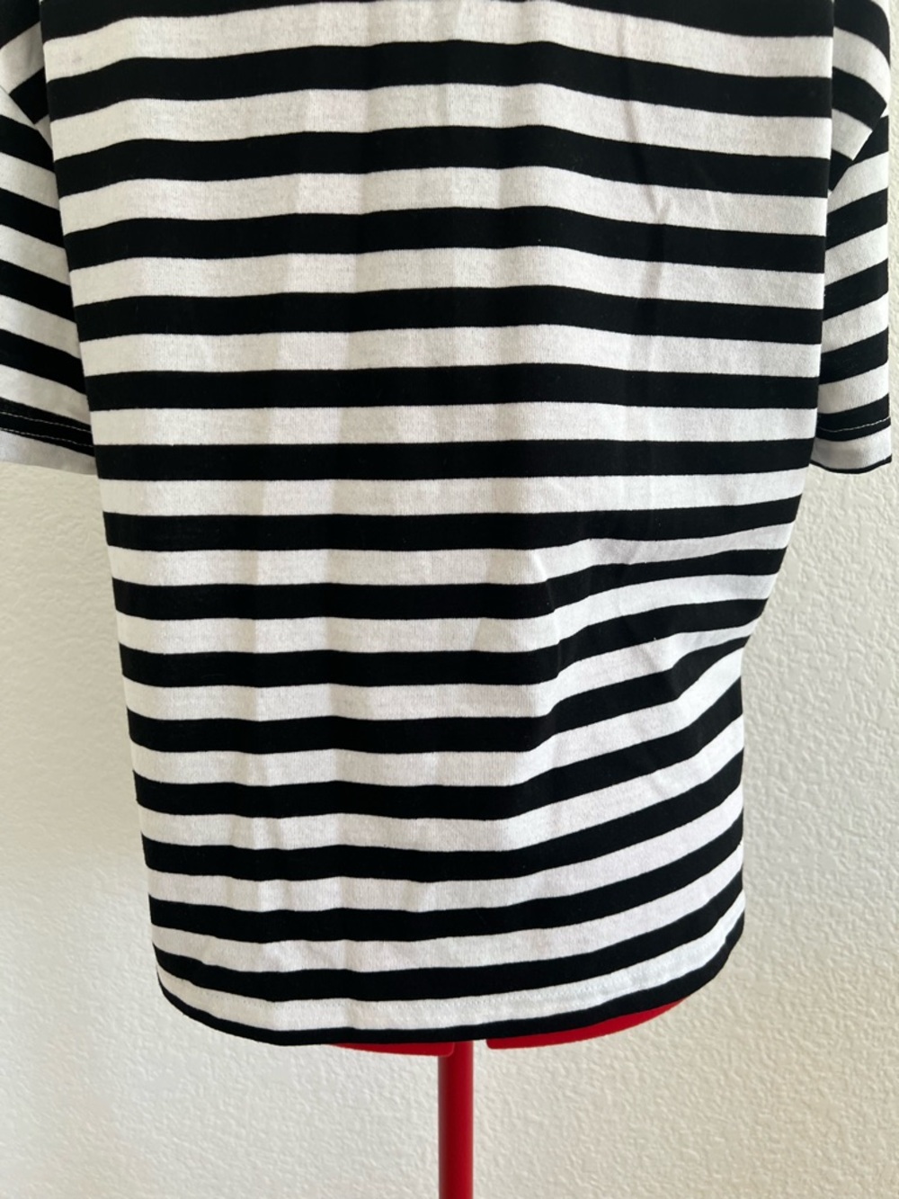 Zara Black & White Striped Tee with Red Abstract Graphic Tee Small - Picture 6 of 8
